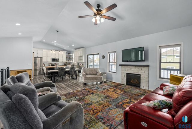 3008 W Brandywine St Street, Sioux Falls, SD 57108