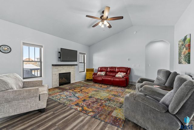 3008 W Brandywine St Street, Sioux Falls, SD 57108