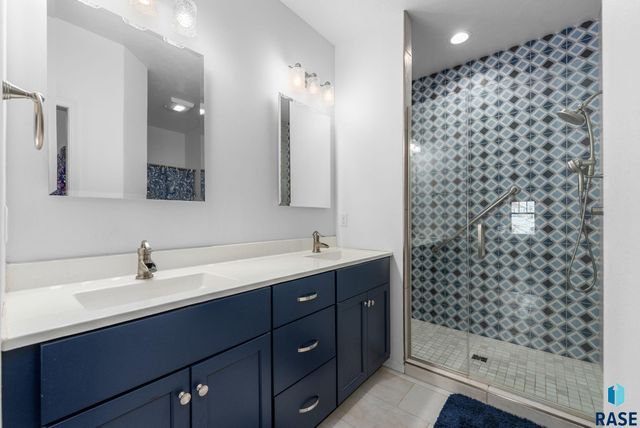 3008 W Brandywine St Street, Sioux Falls, SD 57108