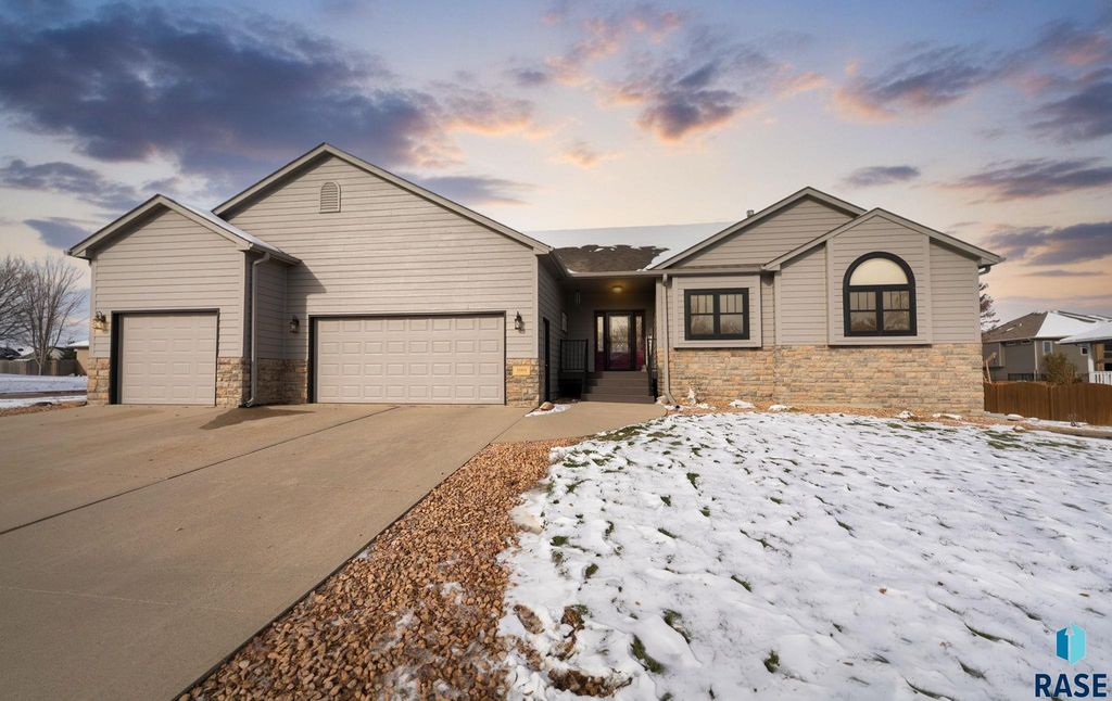 3008 W Brandywine St Street, Sioux Falls, SD 57108