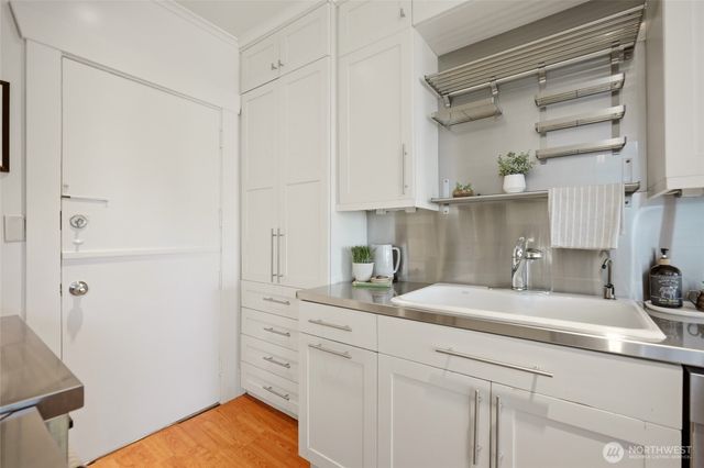 113 NE 60th Street, Seattle, WA 98115
