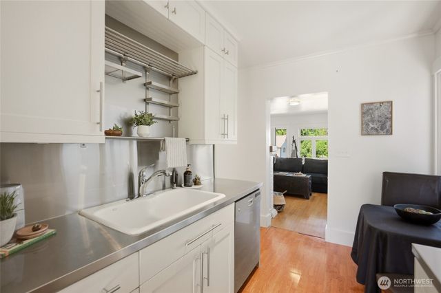 113 NE 60th Street, Seattle, WA 98115