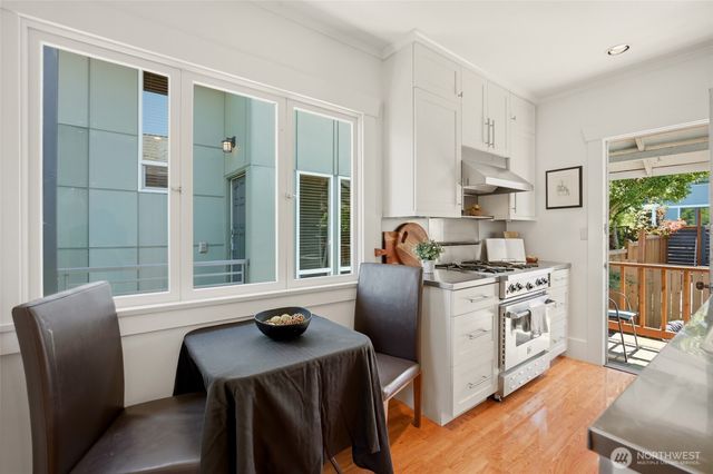 113 NE 60th Street, Seattle, WA 98115