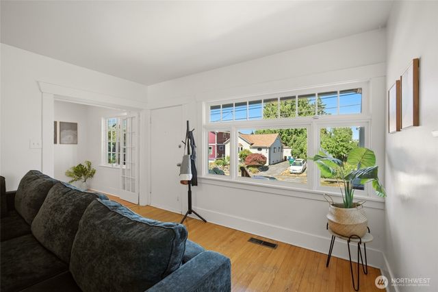 113 NE 60th Street, Seattle, WA 98115