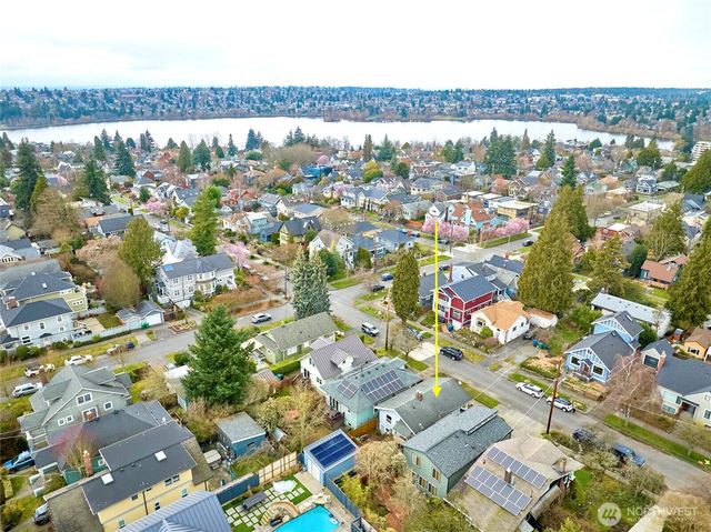 113 NE 60th Street, Seattle, WA 98115