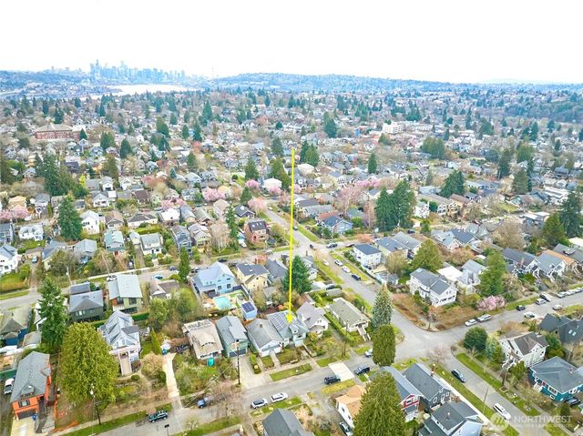 113 NE 60th Street, Seattle, WA 98115
