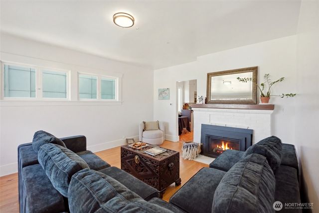 113 NE 60th Street, Seattle, WA 98115