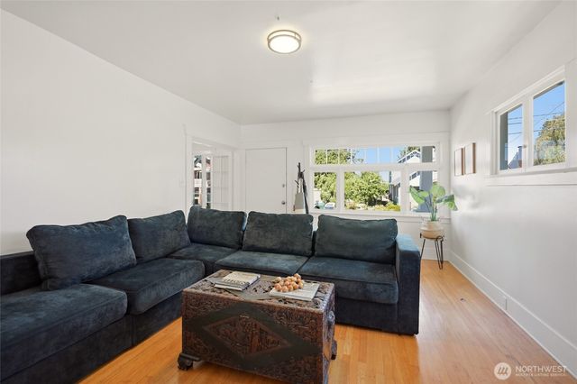 113 NE 60th Street, Seattle, WA 98115