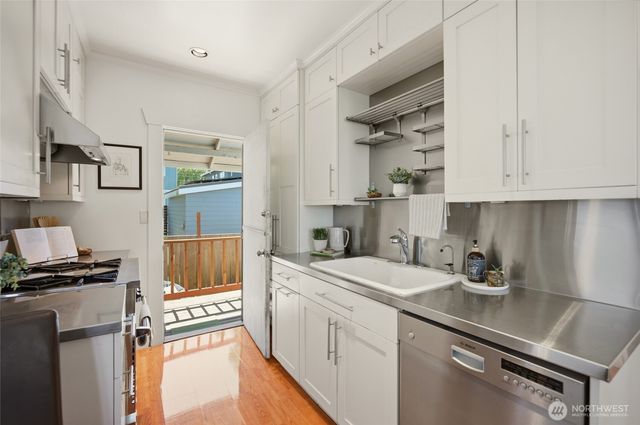113 NE 60th Street, Seattle, WA 98115