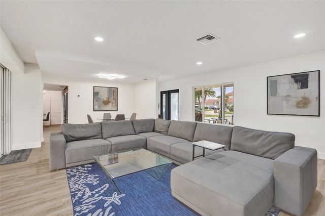 1420 SE 13th Street, Deerfield Beach, FL 33441