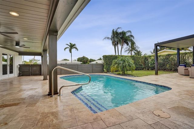 1420 SE 13th Street, Deerfield Beach, FL 33441