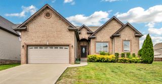 2428 Senseney Dr, Clarksville, TN 37042