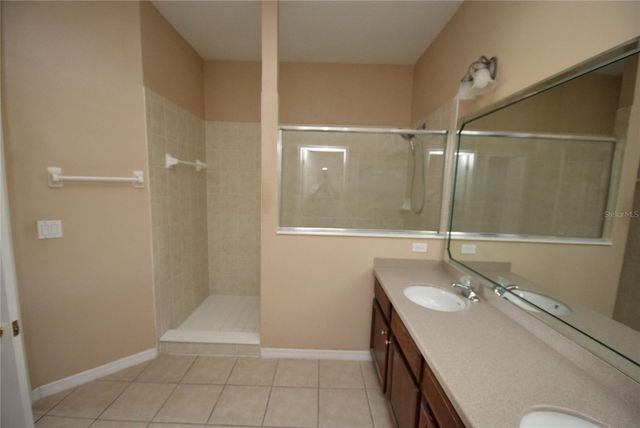 9441 MYRTLE CREEK LANE 215, Orlando, FL 32832