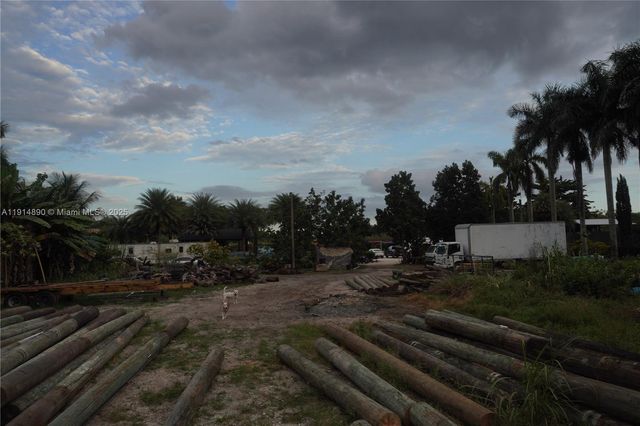 15375 SW 209 AVE, Miami, FL 33187