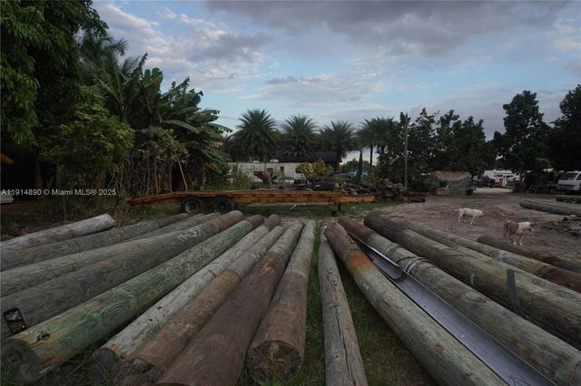 15375 SW 209 AVE, Miami, FL 33187