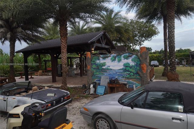 15375 SW 209 AVE, Miami, FL 33187