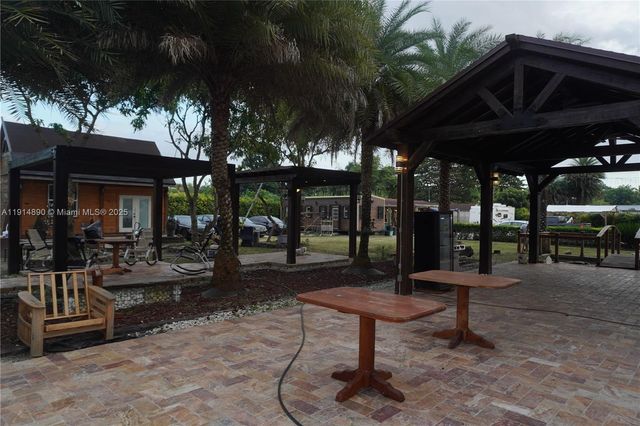 15375 SW 209 AVE, Miami, FL 33187