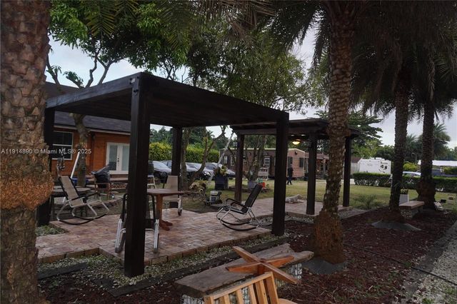 15375 SW 209 AVE, Miami, FL 33187