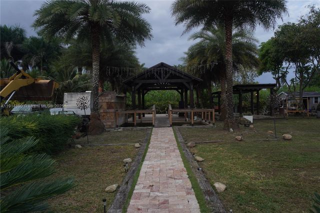 15375 SW 209 AVE, Miami, FL 33187