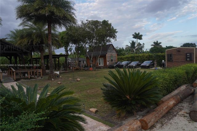 15375 SW 209 AVE, Miami, FL 33187