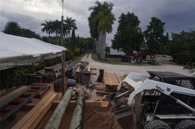 15375 SW 209 AVE, Miami, FL 33187