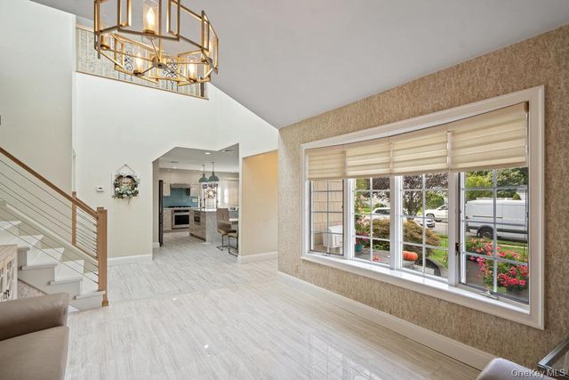 939 Manor Lane, Bay Shore, NY 11706