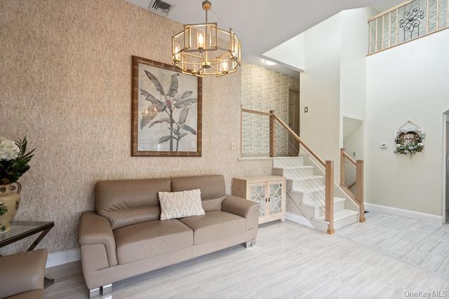 939 Manor Lane, Bay Shore, NY 11706