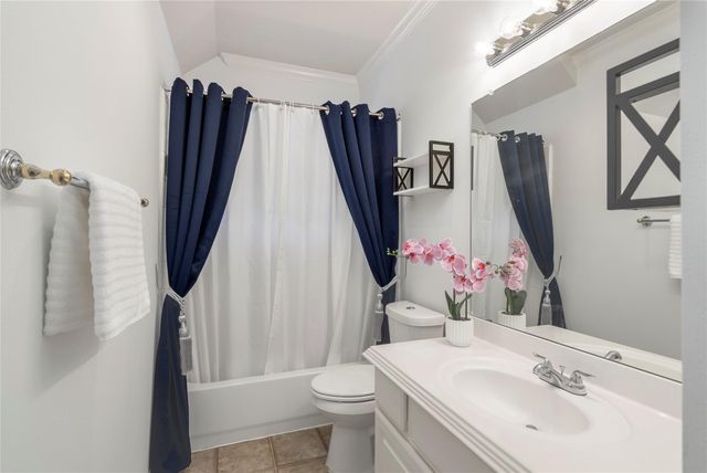 5913 Dolores Street B, Houston, TX 77057
