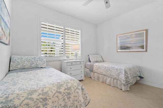 2335 Carrington CT 104, Naples, FL 34109