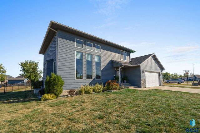 104 Tiger St Street, Harrisburg, SD 57032