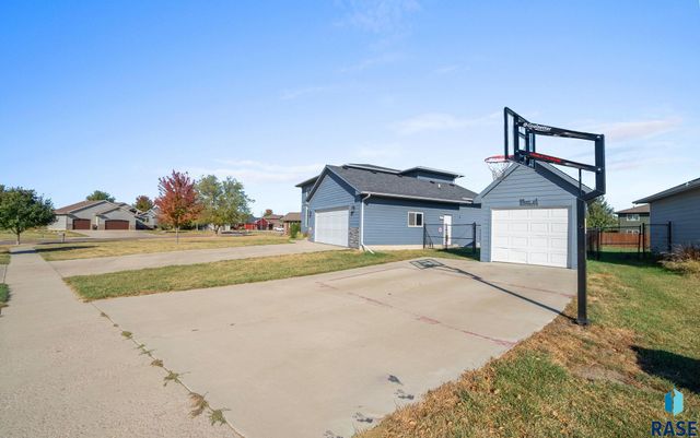 104 Tiger St Street, Harrisburg, SD 57032