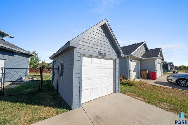 104 Tiger St Street, Harrisburg, SD 57032