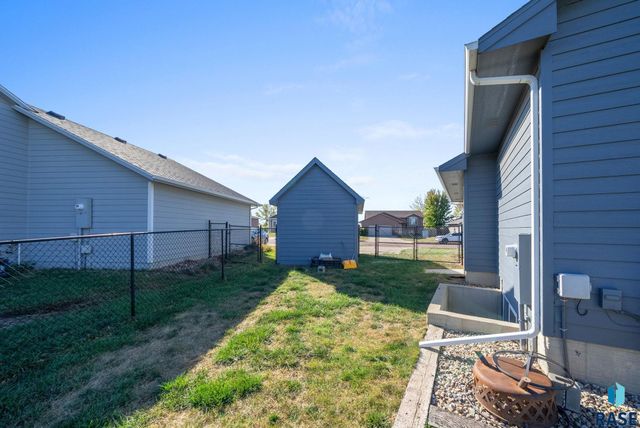 104 Tiger St Street, Harrisburg, SD 57032