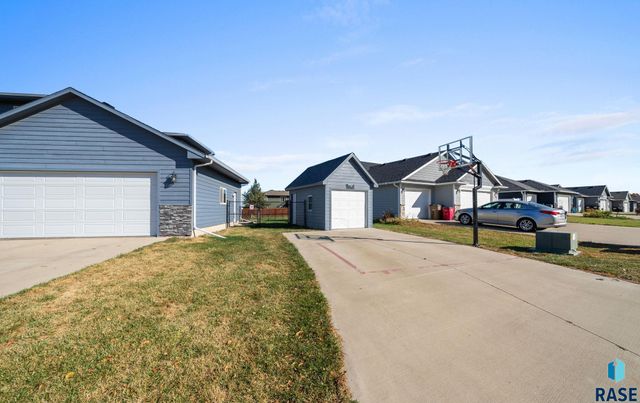 104 Tiger St Street, Harrisburg, SD 57032