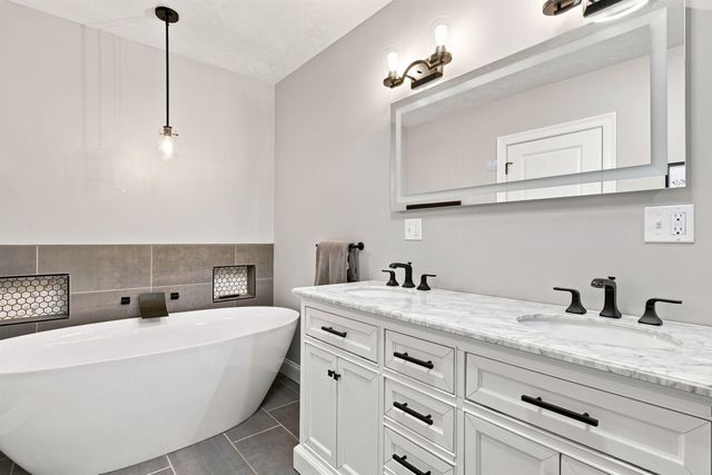 73 Forest Pond Road, New Hampton, NH 03256