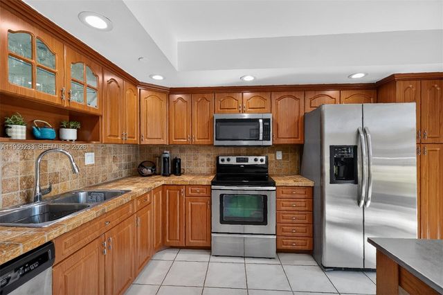 8540 SW 133rd Ave Rd 112, Miami, FL 33183