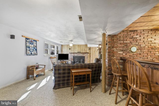 2019 VALLEY RD, Annapolis, MD 21401