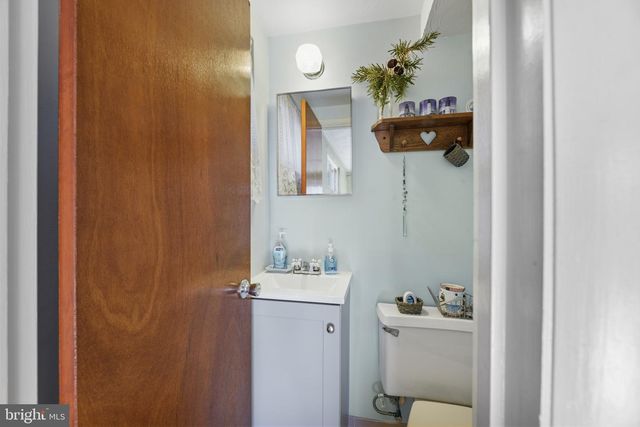 2019 VALLEY RD, Annapolis, MD 21401