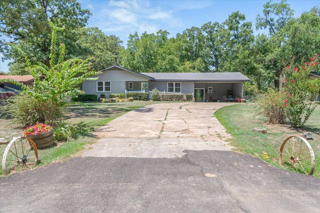 1207 Lakeside Drive, Grand Saline, TX 75140