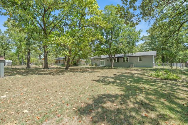 1207 Lakeside Drive, Grand Saline, TX 75140