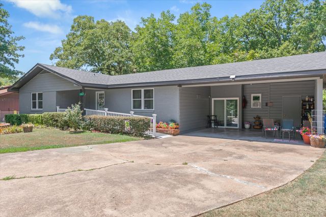 1207 Lakeside Drive, Grand Saline, TX 75140