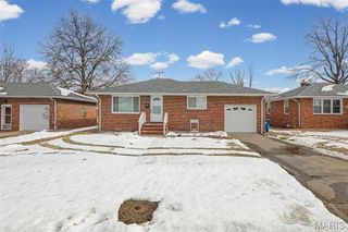 629 Leslie Avenue, Wood River, IL 62095