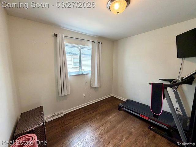 6688 Madison Street, Taylor, MI 48180