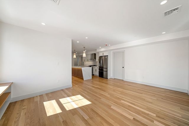 6-8 South 2, Stoneham, MA 02180