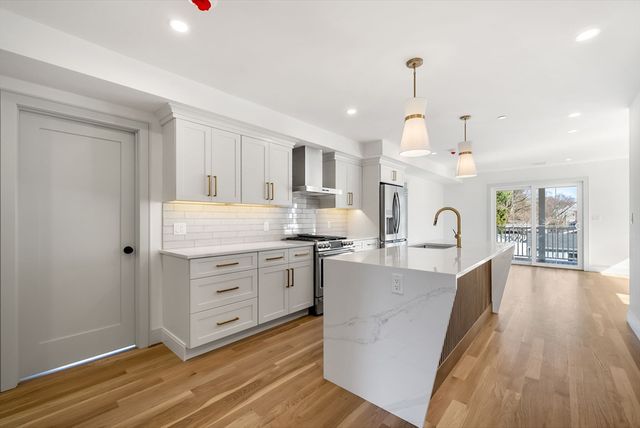 6-8 South 2, Stoneham, MA 02180