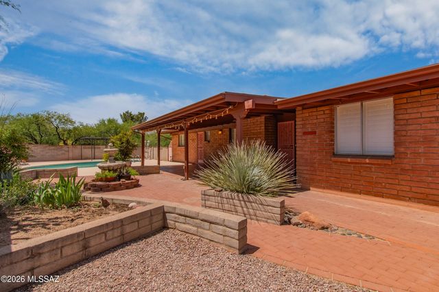 2720 N Avenida Empalme, Tucson, AZ 85715