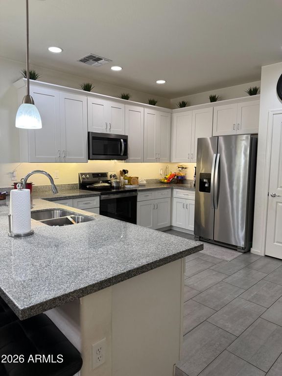 Image 17 of property listing at 1711 W POLLACK Street, Phoenix, AZ 85041