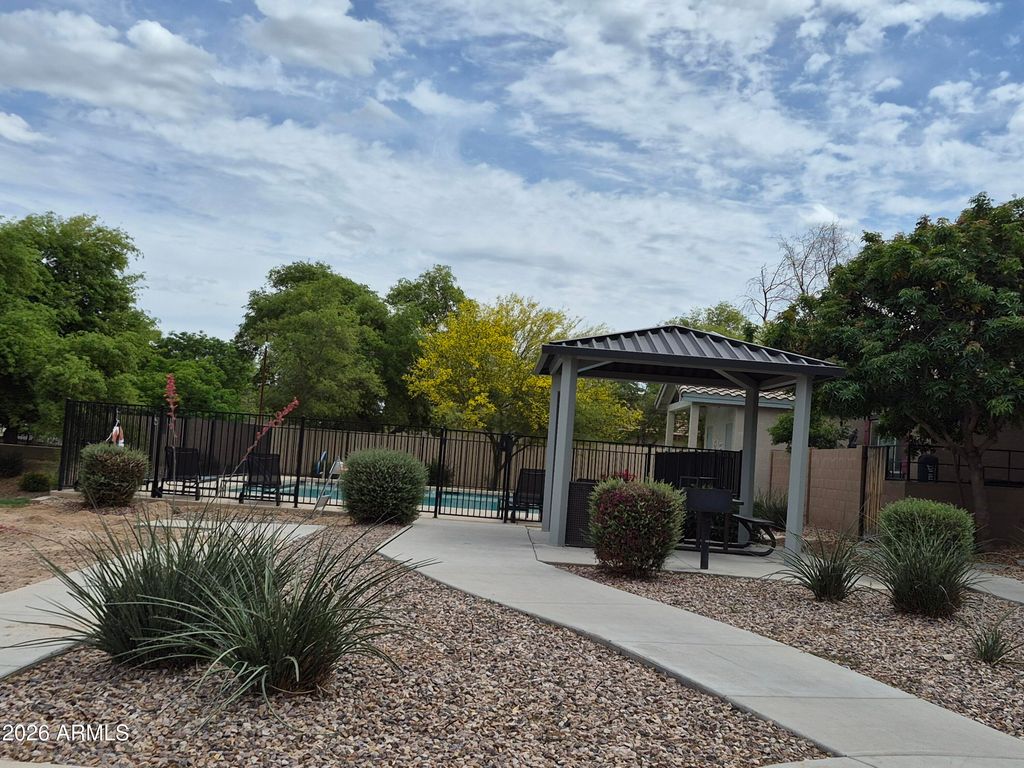Image 25 of property listing at 1711 W POLLACK Street, Phoenix, AZ 85041