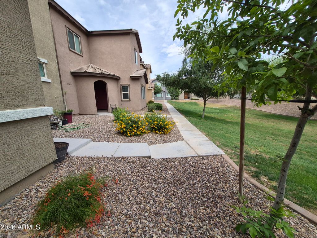 Image 6 of property listing at 1711 W POLLACK Street, Phoenix, AZ 85041
