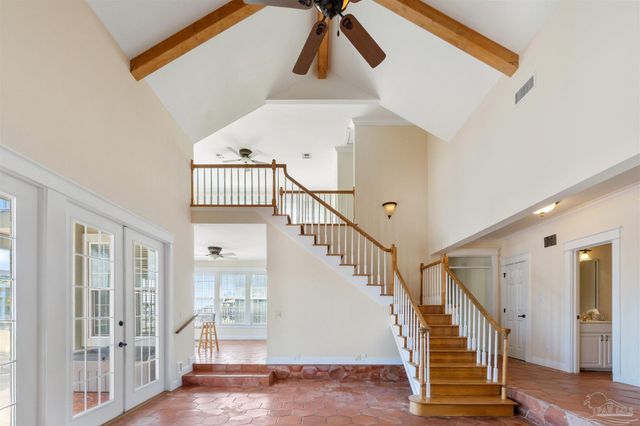 1098 Harbor Ln, Gulf Breeze, FL 32563